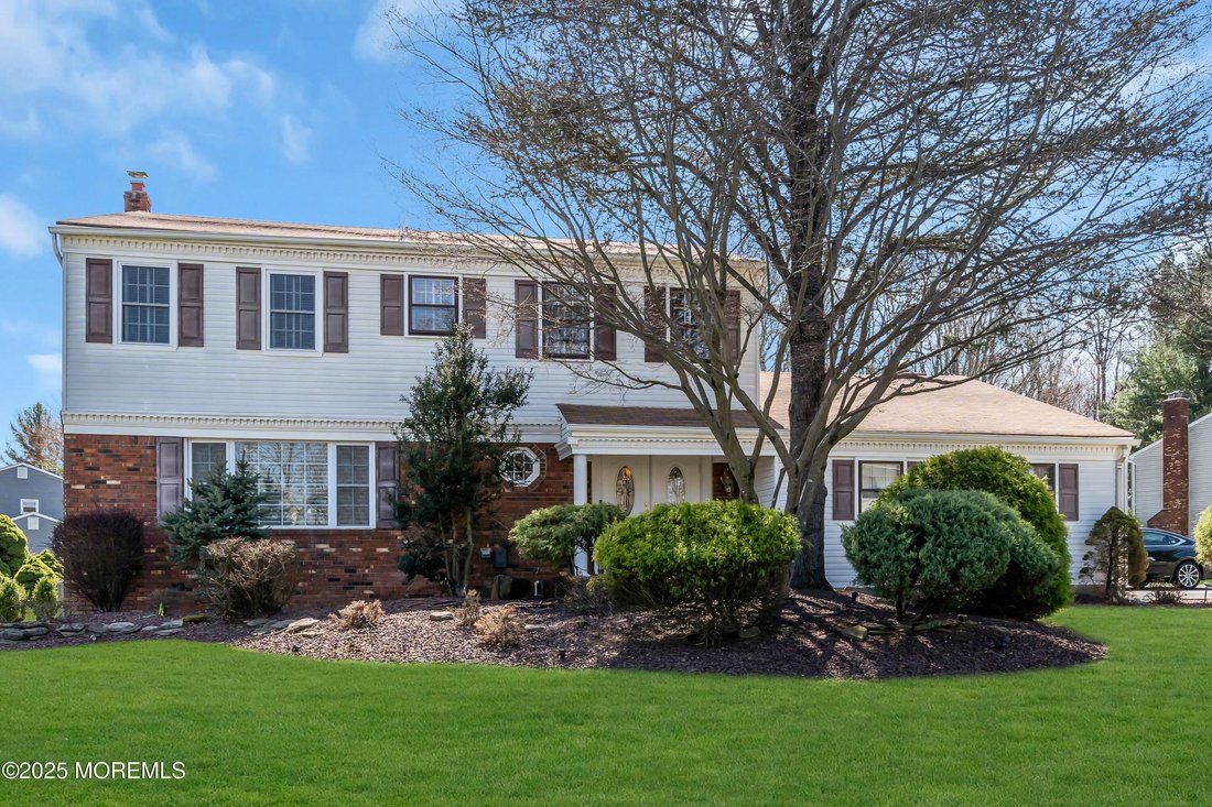 House in Marlboro Township, New Jersey, United States 1 - 15467816