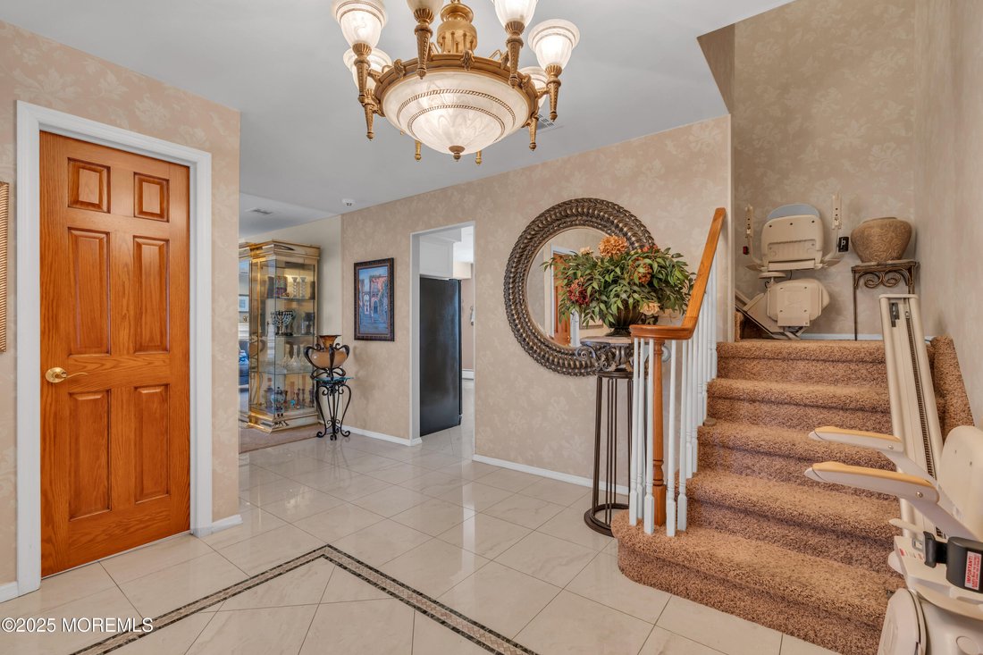 House in Marlboro Township, New Jersey, United States 4 - 15467816