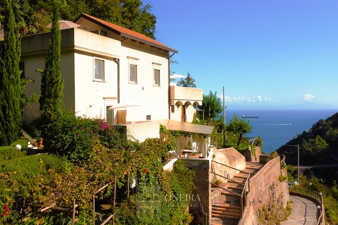 Villa in Vietri sul Mare, Campania, Italy 1 - 14847514