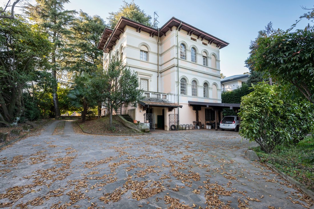 Villa in Montello - Sangallo - Biume, Varese, Lombardy 1 - 15473059