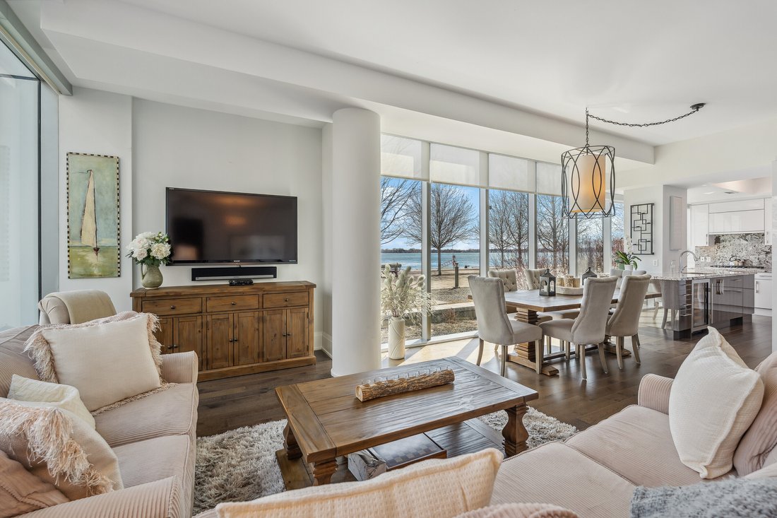 Condo in Toronto, Ontario, Canada 5 - 15470989