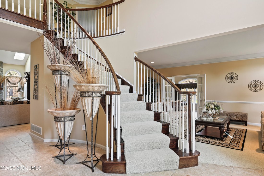 House in Freehold Township, New Jersey, United States 3 - 15468985