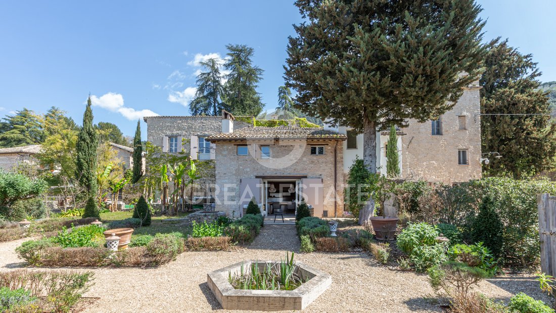 Estate in Spoleto, Umbria, Italy 1 - 15305358