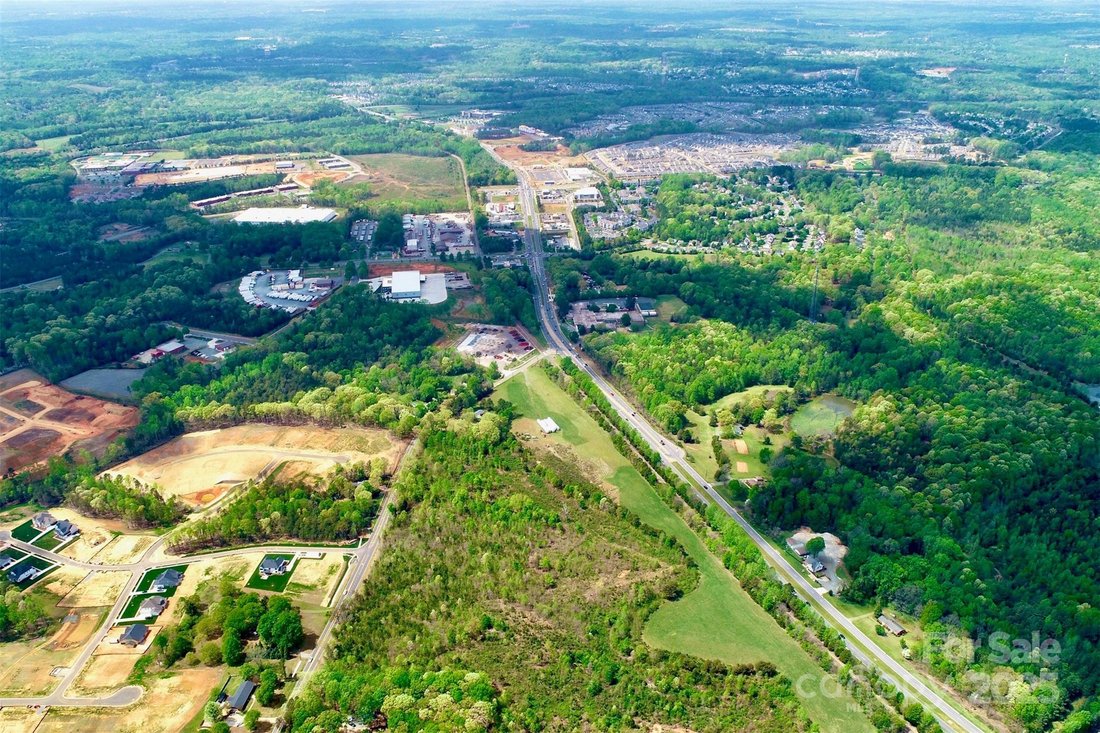 Land in Charlotte, North Carolina, United States 5 - 15471767