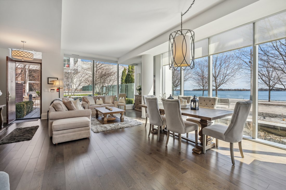 Condo in Toronto, Ontario, Canada 1 - 15470989