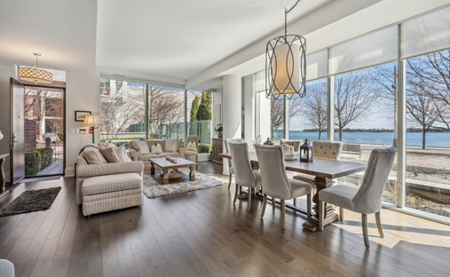 Condo in Toronto, Ontario, Canada 1