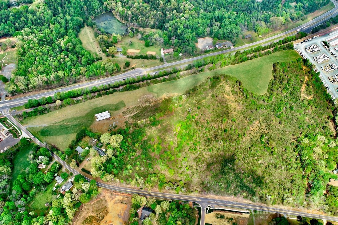 Land in Charlotte, North Carolina, United States 4 - 15471767