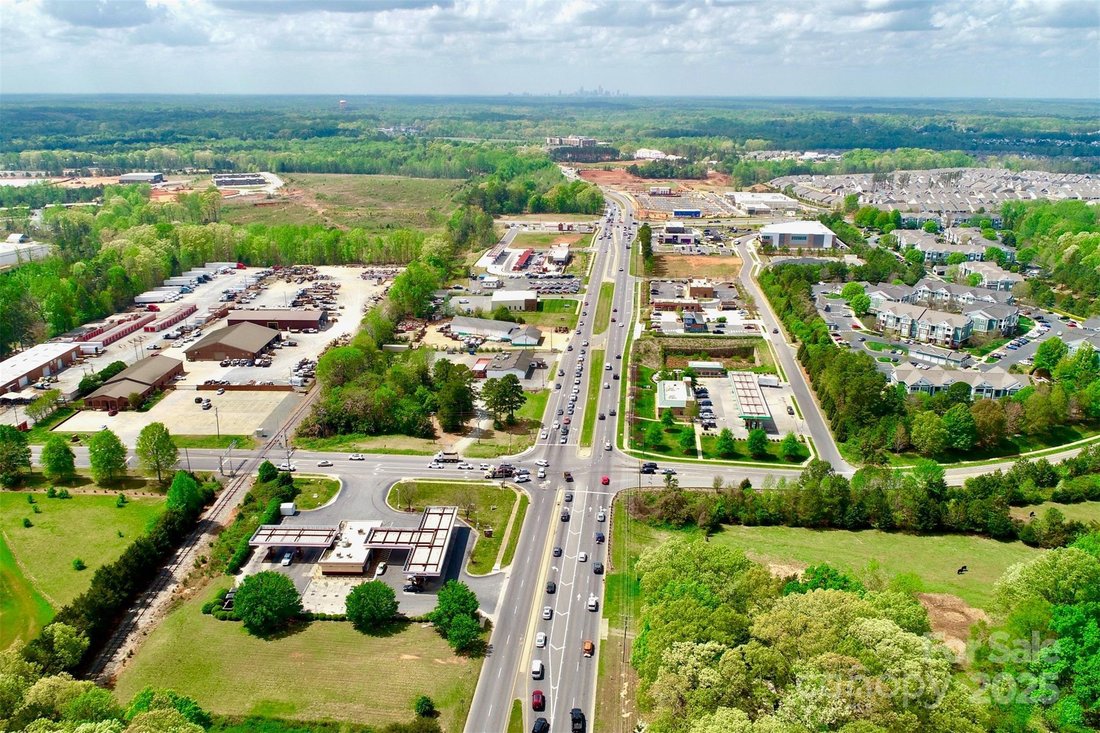 Land in Charlotte, North Carolina, United States 2 - 15471767