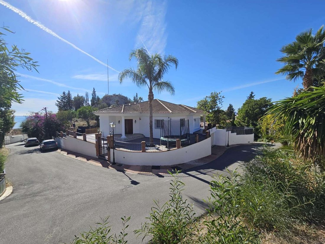 Villa in La Capellania, Benalmadena, Andalusia 1 - 15471250