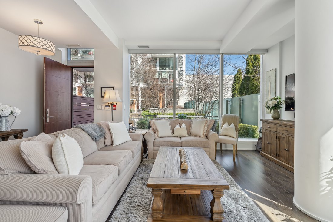 Condo in Toronto, Ontario, Canada 3 - 15470989