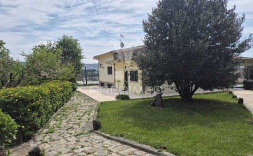 House in Lago, Braga, Portugal 1