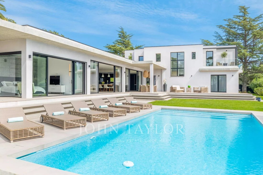 Villa in Valbonne, Provence-Alpes-Côte d'Azur, France 3 - 15468959