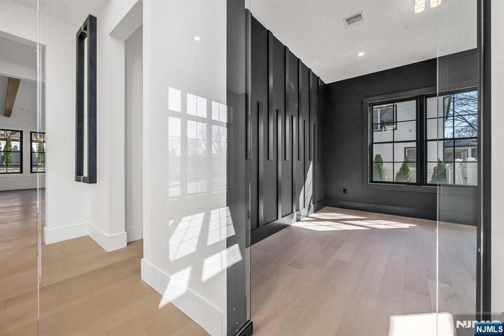 House in Paramus, New Jersey, United States 3 - 15462758