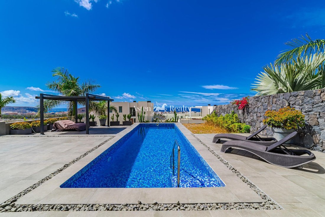 Villa in Costa Adeje, Adeje, Canary Islands 2 - 15469341