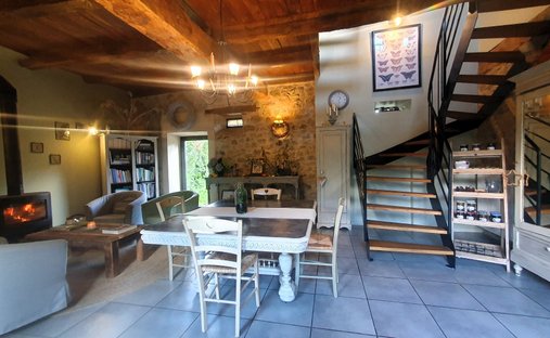 Castle for Sale in Villefranche-de-Rouergue, Occitanie, France