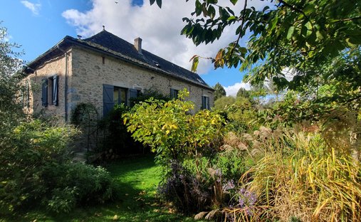 Castle for Sale in Villefranche-de-Rouergue, Occitanie, France