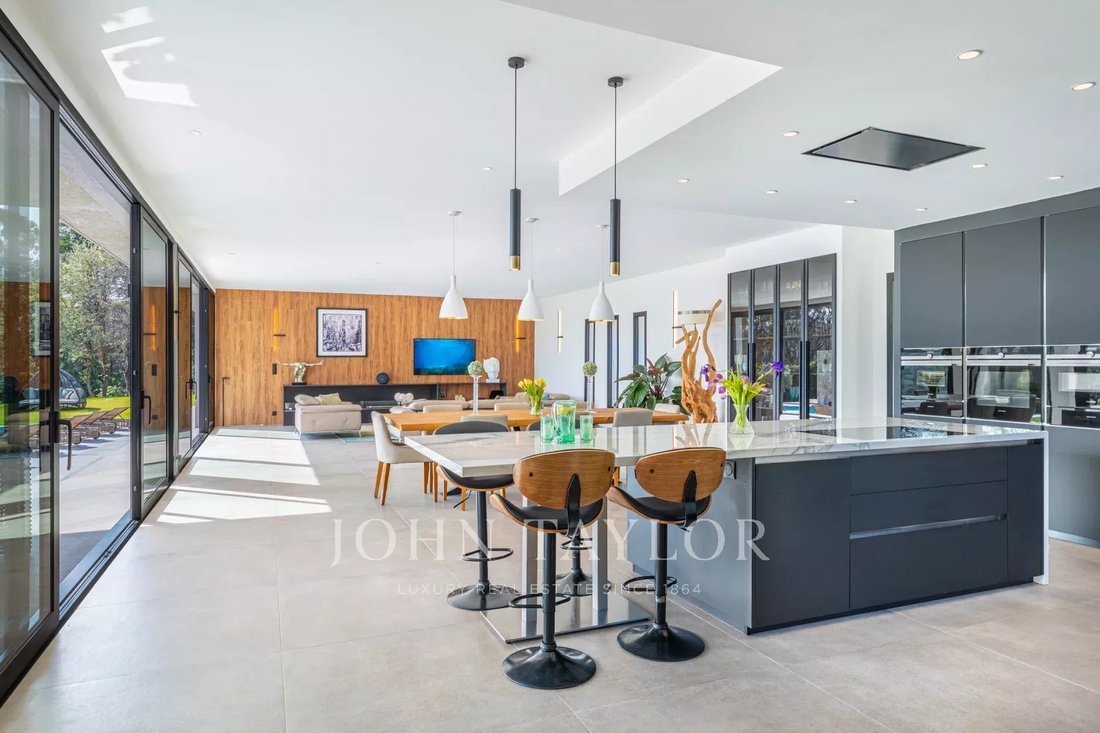 Villa in Valbonne, Provence-Alpes-Côte d'Azur, France 2 - 15468959