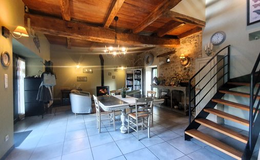 Castle for Sale in Villefranche-de-Rouergue, Occitanie, France