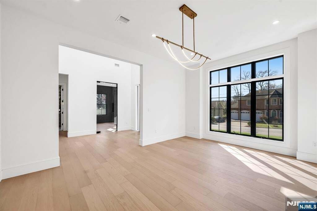 House in Paramus, New Jersey, United States 4 - 15462758