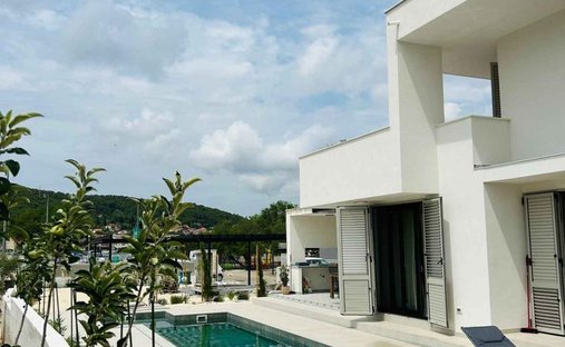 Villa a Opcina Bilice, Regione di Sebenico e Tenin, Croazia 1