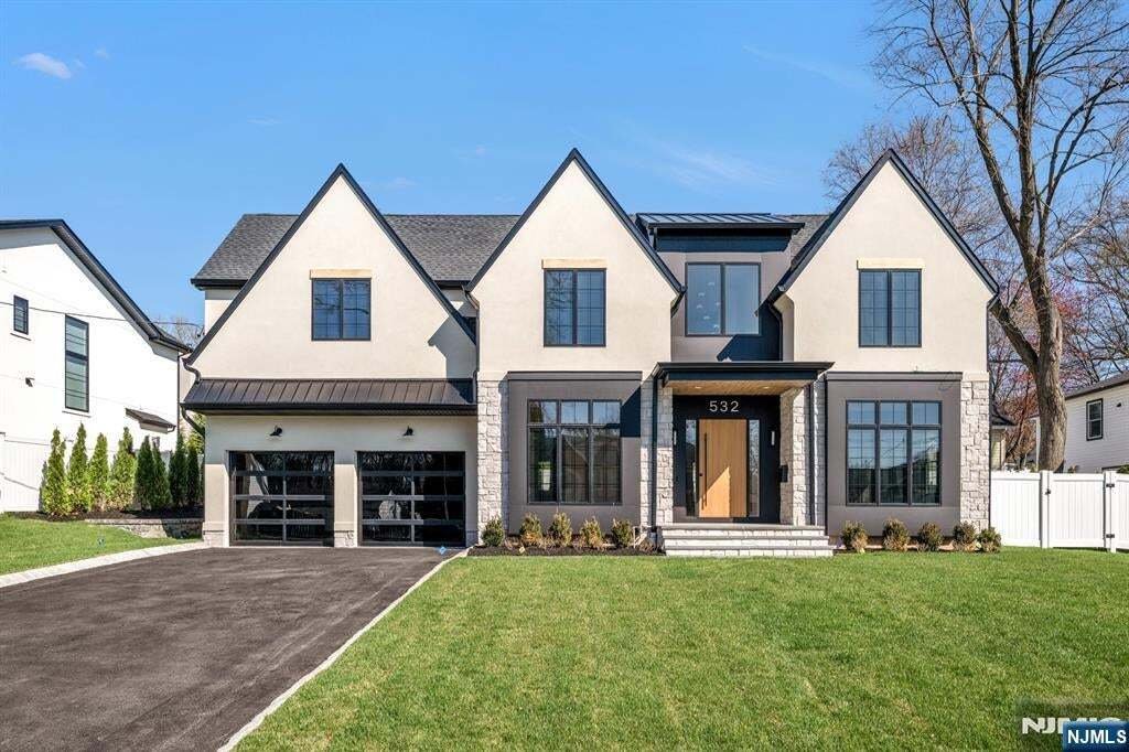 House in Paramus, New Jersey, United States 1 - 15462758