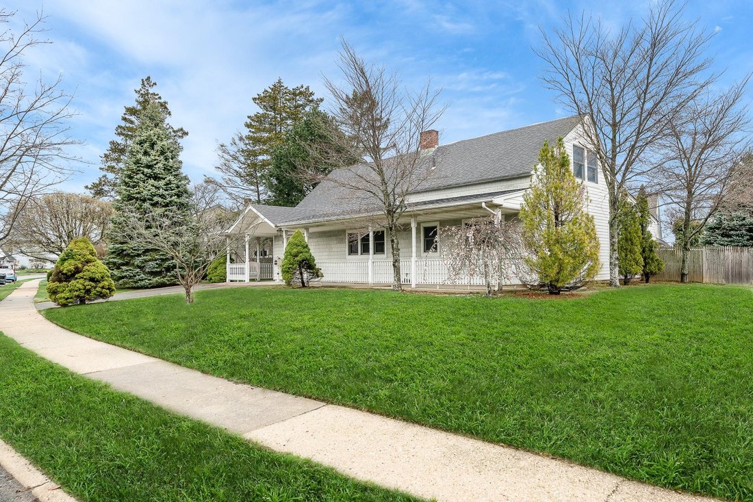 House in Wantagh, New York, United States 5 - 15468401