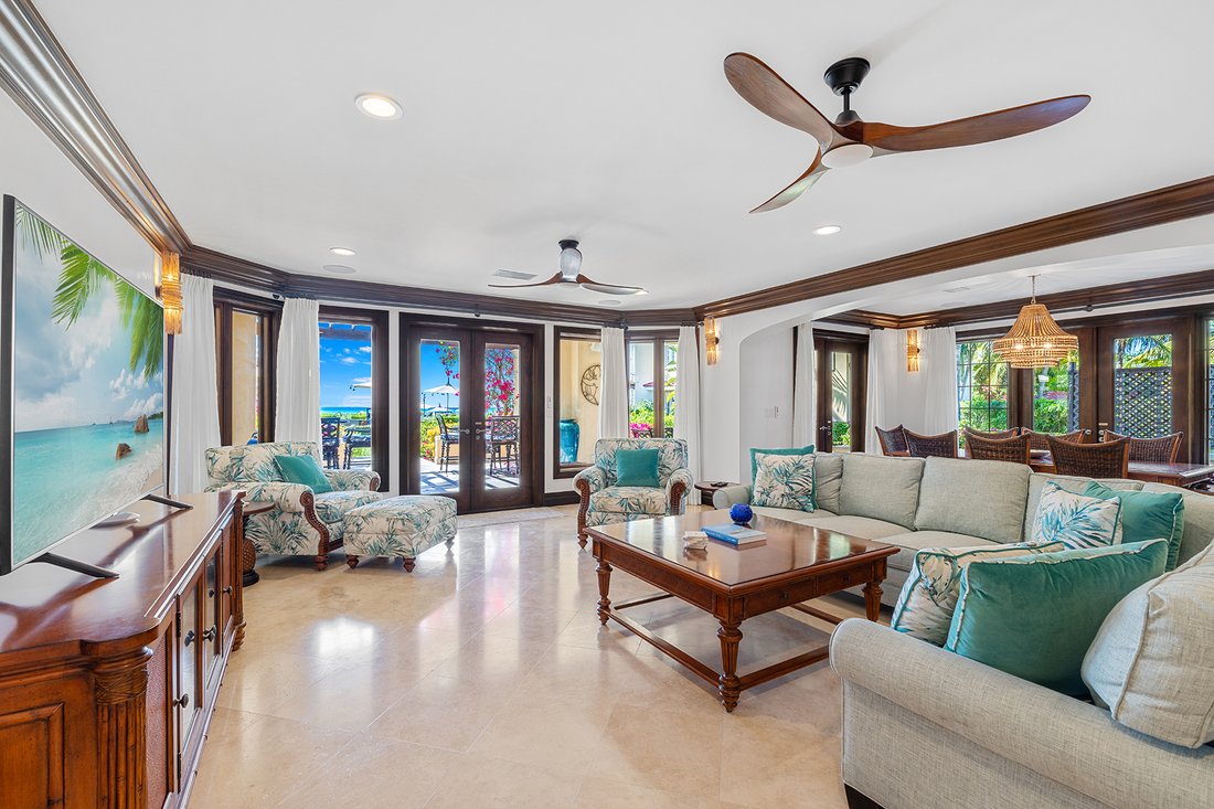 Condo in The Bight Settlement, Caicos Islands, Turks and Caicos Islands 3 - 15472369