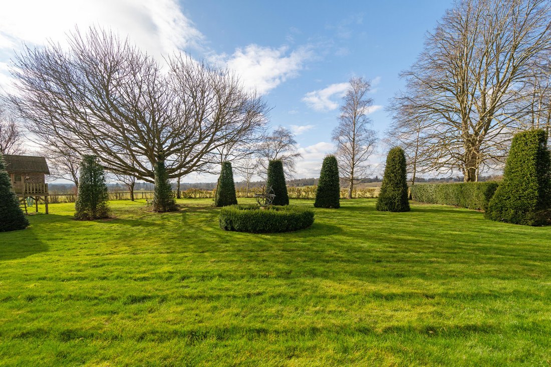 House in Buckinghamshire, England 5 - 15470557