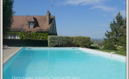 Castle for Sale in Gageac-et-Rouillac, Nouvelle-Aquitaine, France