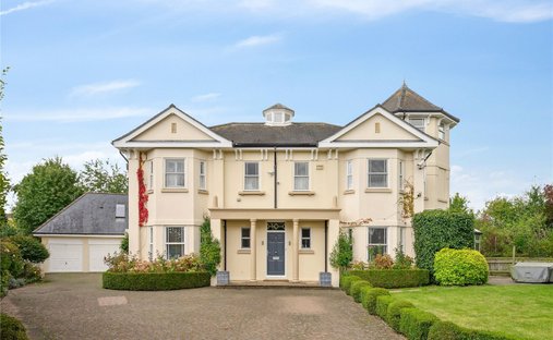 House in Castelnau, Richmond Upon Thames, England 1