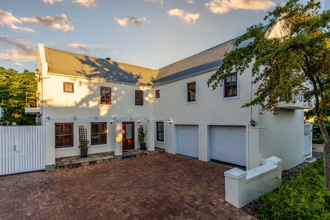 House in Arbeidslus, Western Cape, South Africa 2 - 15473018