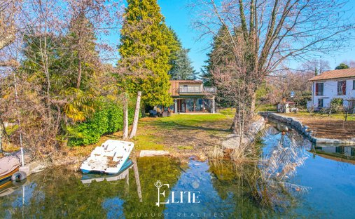 Villa in Travedona Monate, Lombardy, Italy 1