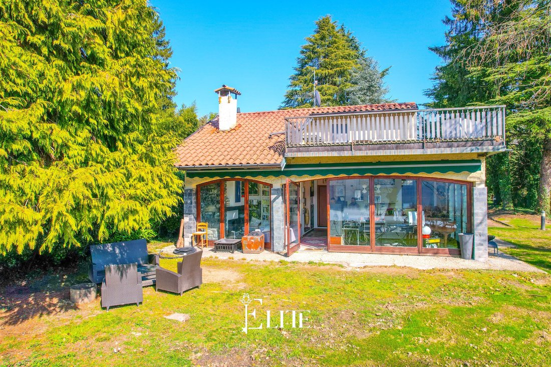 Villa in Travedona Monate, Lombardy, Italy 4 - 15474378