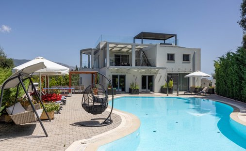 Villa in Korfu, Peloponnese, Western Greece and the Ionian, Griechenland 1