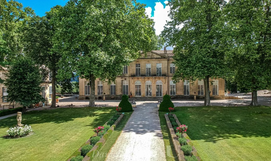 Luberon Château De Sauvan, "Le Petit Trianon De Provence"