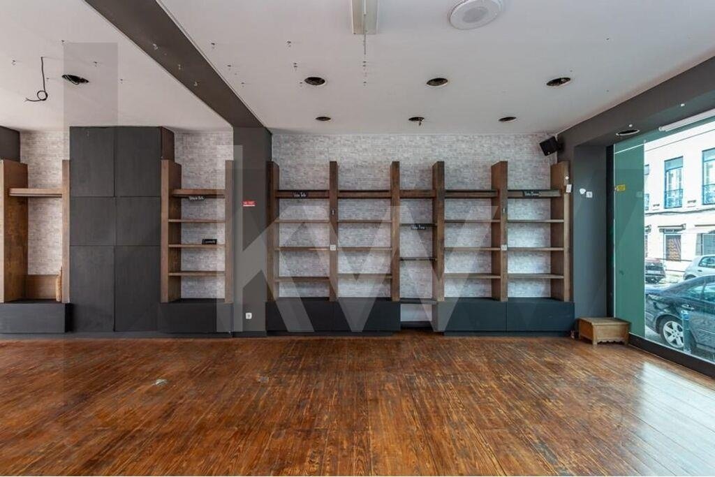 Lisboa Store In Lisbon, Portugal For Sale (15475860)