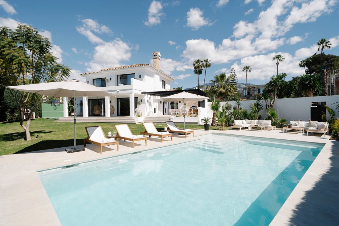 Villa in Puerto Banus, Marbella, Spain 1 - 15474377