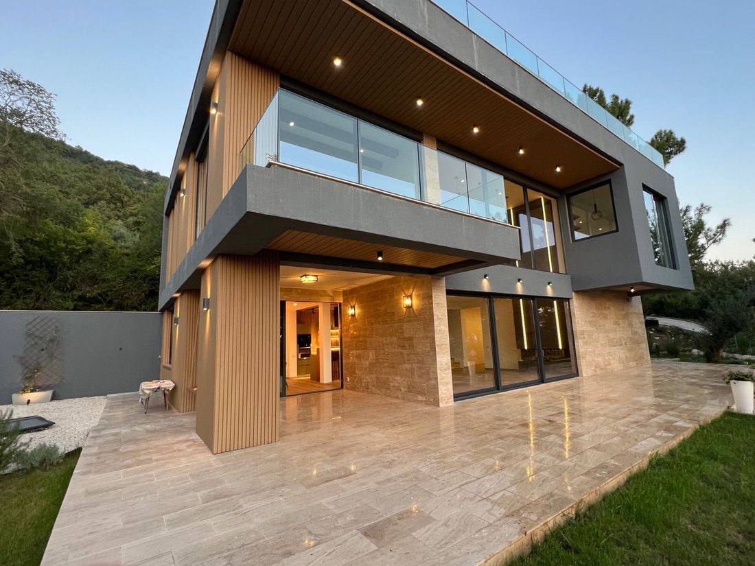 Villa in Tivat, Tivat Municipality, Montenegro 4 - 15483507