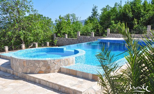 Villa in Bijela, Herceg Novi Municipality, Montenegro 1