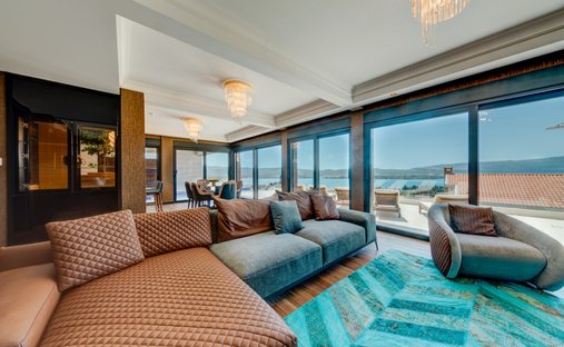 Villa in Tivat, Tivat Municipality, Montenegro 1
