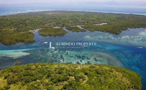 Land in Nusa Penida, Bali, Indonesia 1