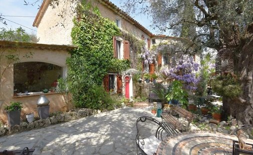 House in Nord, Peymeinade, France 1