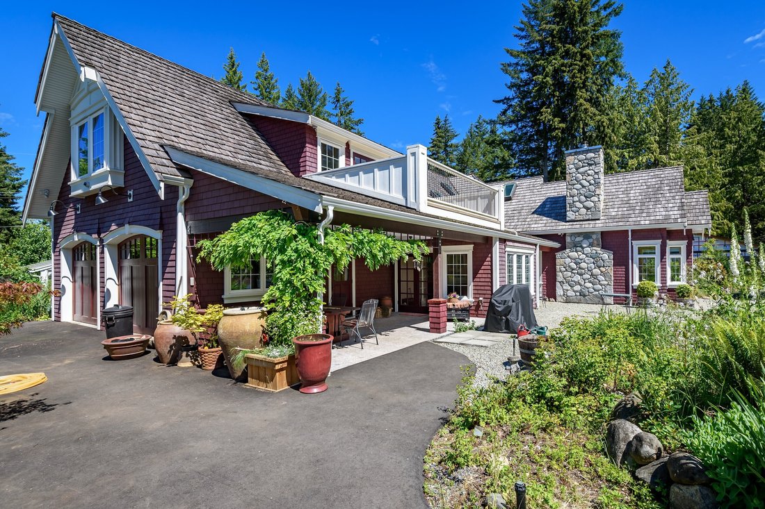 House in Fanny Bay, British Columbia, Canada 2 - 14280969