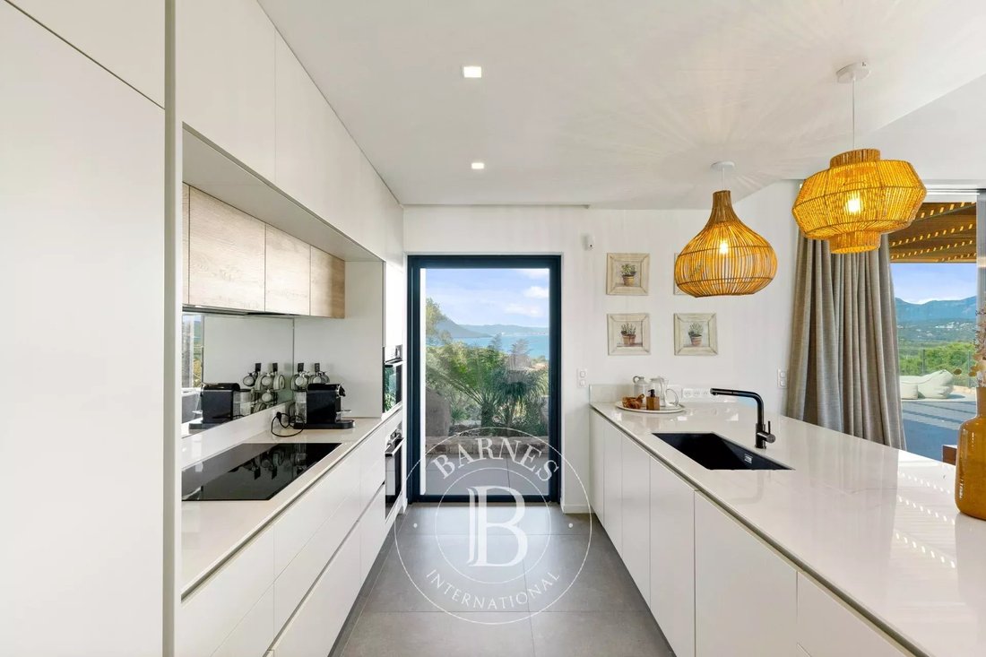 Villa in Porto-Vecchio, Corsica, France 4 - 13600160