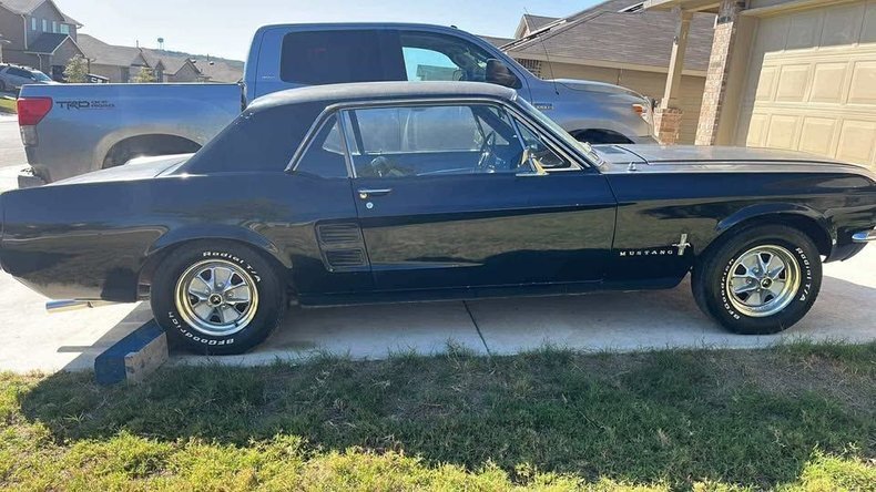 Coupe in Glendale, United States 5 - 15482934