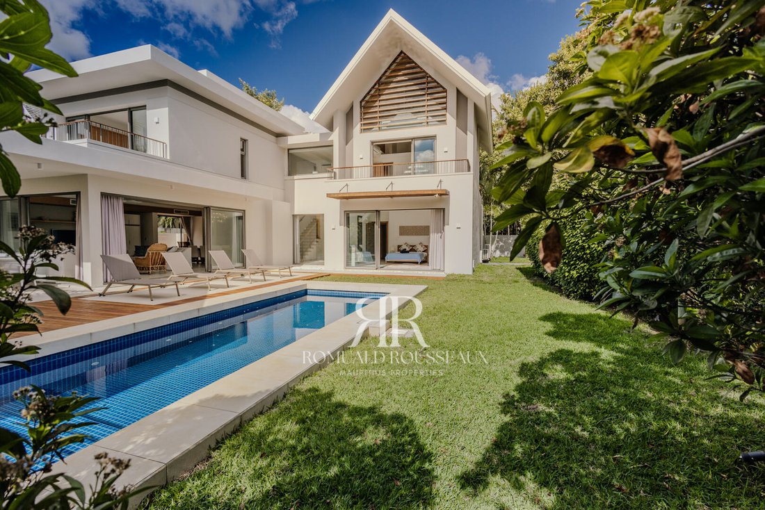 Villa in Grand Baie, Rivière du Rempart District, Mauritius 1 - 15481484