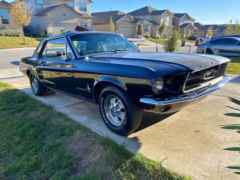 Coupe in Glendale, United States 1 - 15482934