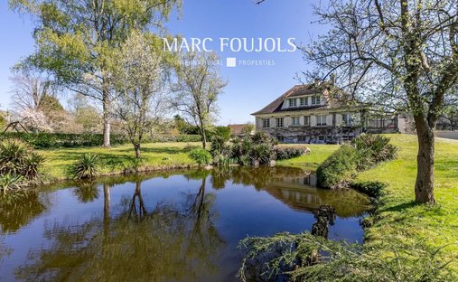 House in Senlis, Hauts-de-France, France 1