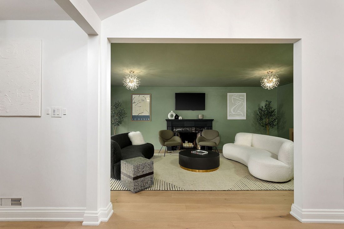 House in Toronto, Ontario, Canada 5 - 15477403