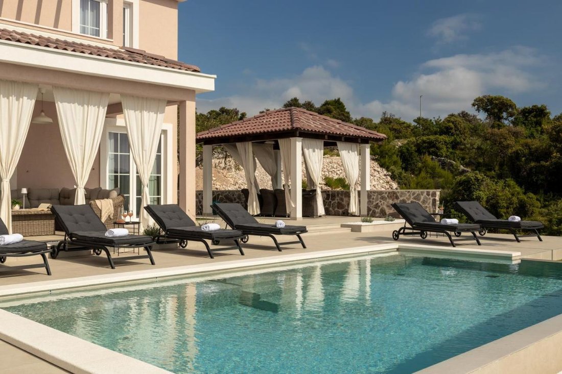 Villa in Gradska cetvrt Varos, Sibenik, Sibenik-Knin County 3 - 15478958